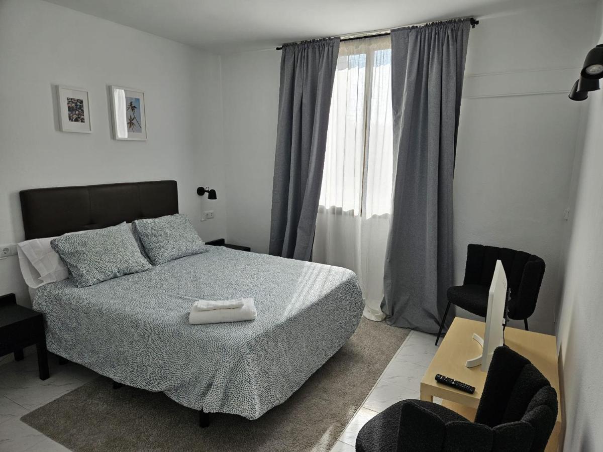 Oceanview Terrace Apartment ฟูเอนฮิโรลา ภายนอก รูปภาพ
